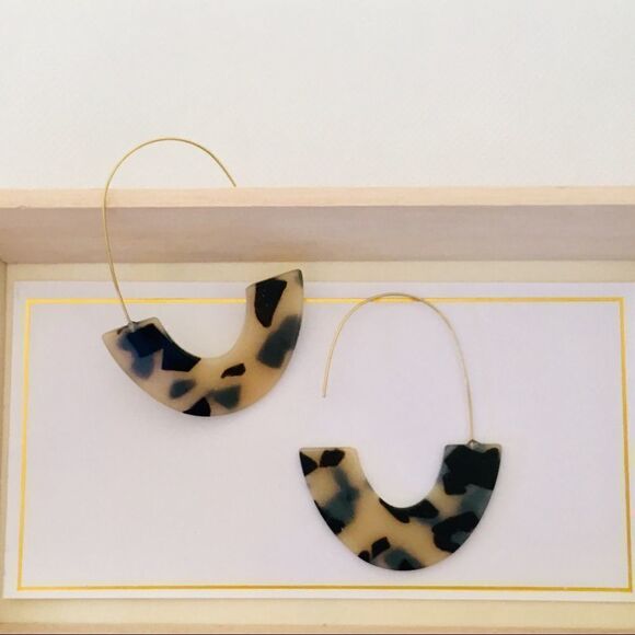 Blonde Leopard Tortoiseshell Acetate Semi-Circle Earrings NWT - Picture 5 of 8